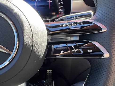 Used 2025 Mercedes-Benz GLC 350e 4MATIC image 20