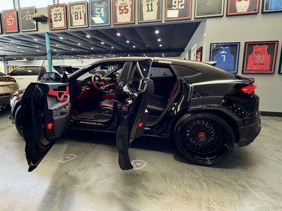 Used 2025 Lamborghini Urus SE