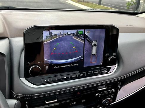 Used 2023 Nissan Rogue SL w/ SL Premium Package image 26