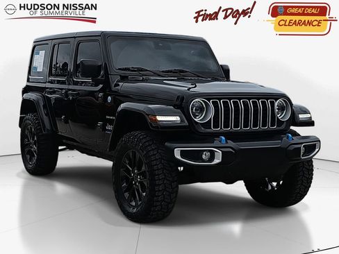 Used 2024 Jeep Wrangler Unlimited Sahara w/ Technology Group image 1