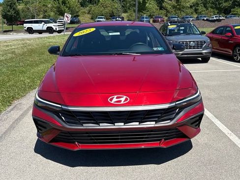 Certified 2025 Hyundai Elantra Sport FWD image 8