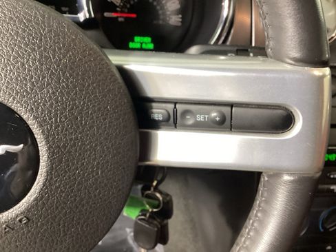 Used 2006 Ford Mustang GT RWD image 17