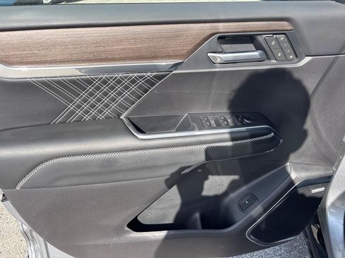 Used 2025 GMC Acadia Denali w/ LPO, Floor Liner Package AWD/4WD image 18