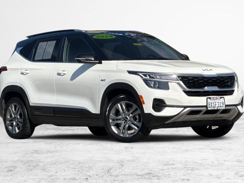 Used 2022 Kia Seltos S AWD/4WD image 1
