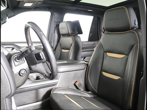 Used 2021 GMC Yukon AT4 w/ AT4 Premium Plus Package AWD/4WD image 7