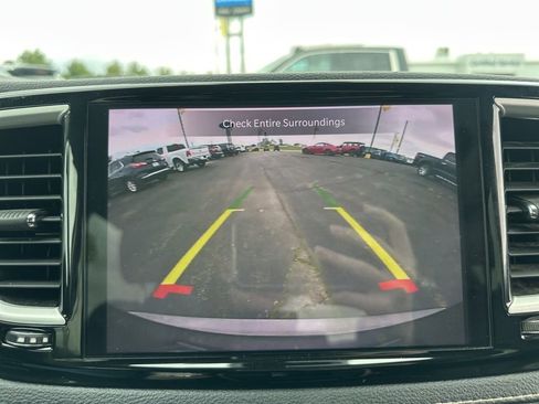 Used 2022 Chrysler Pacifica Touring-L FWD image 40