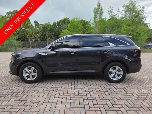 Used 2025 Kia Sorento LX FWD image 8