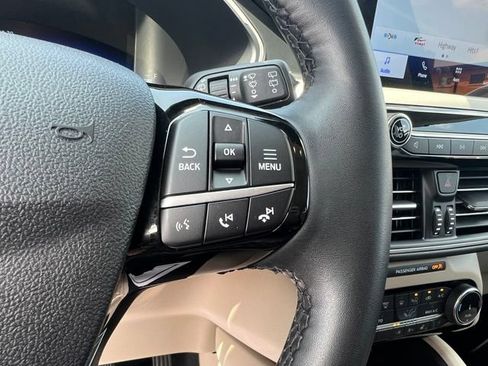 Certified 2022 Ford Escape SEL w/ Technology Package FWD image 10