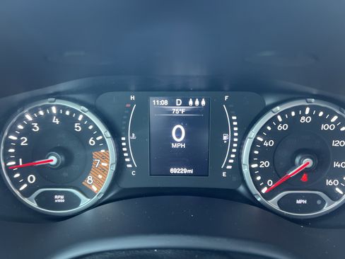 Used 2019 Jeep Renegade Sport AWD/4WD image 3