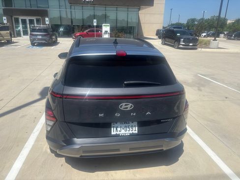 Used 2024 Hyundai Kona Limited AWD/4WD image 5