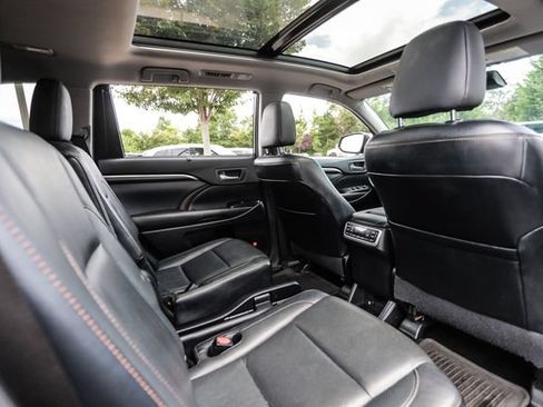 Used 2015 Toyota Highlander Limited Platinum AWD/4WD image 37