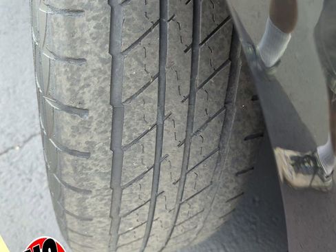 Used 2015 Chrysler Town & Country Touring-L w/ Driver Convenience Group image 29