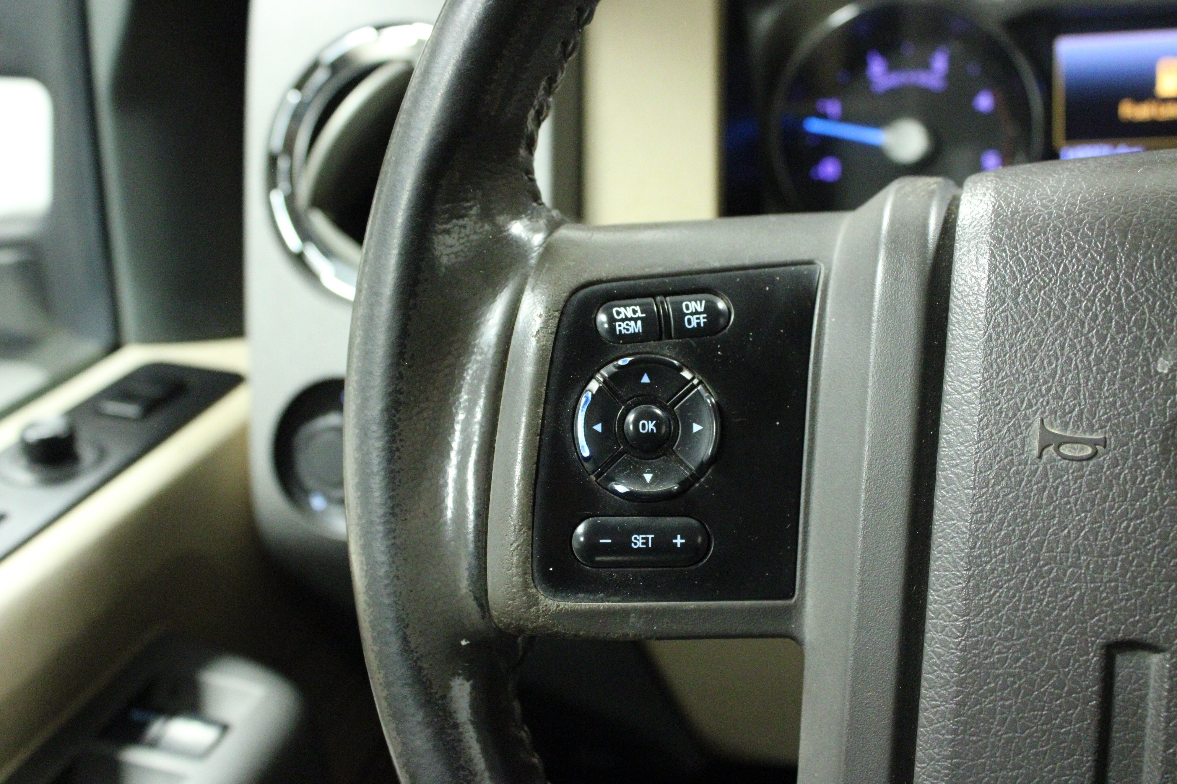 Used 2011 Ford F250 Lariat w/ Lariat Interior Pkg AWD/4WD image 36