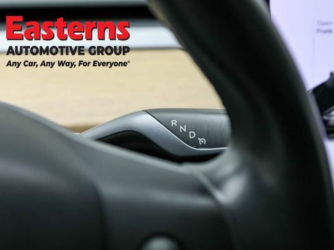 Used 2019 Tesla Model 3 Standard Range image 13