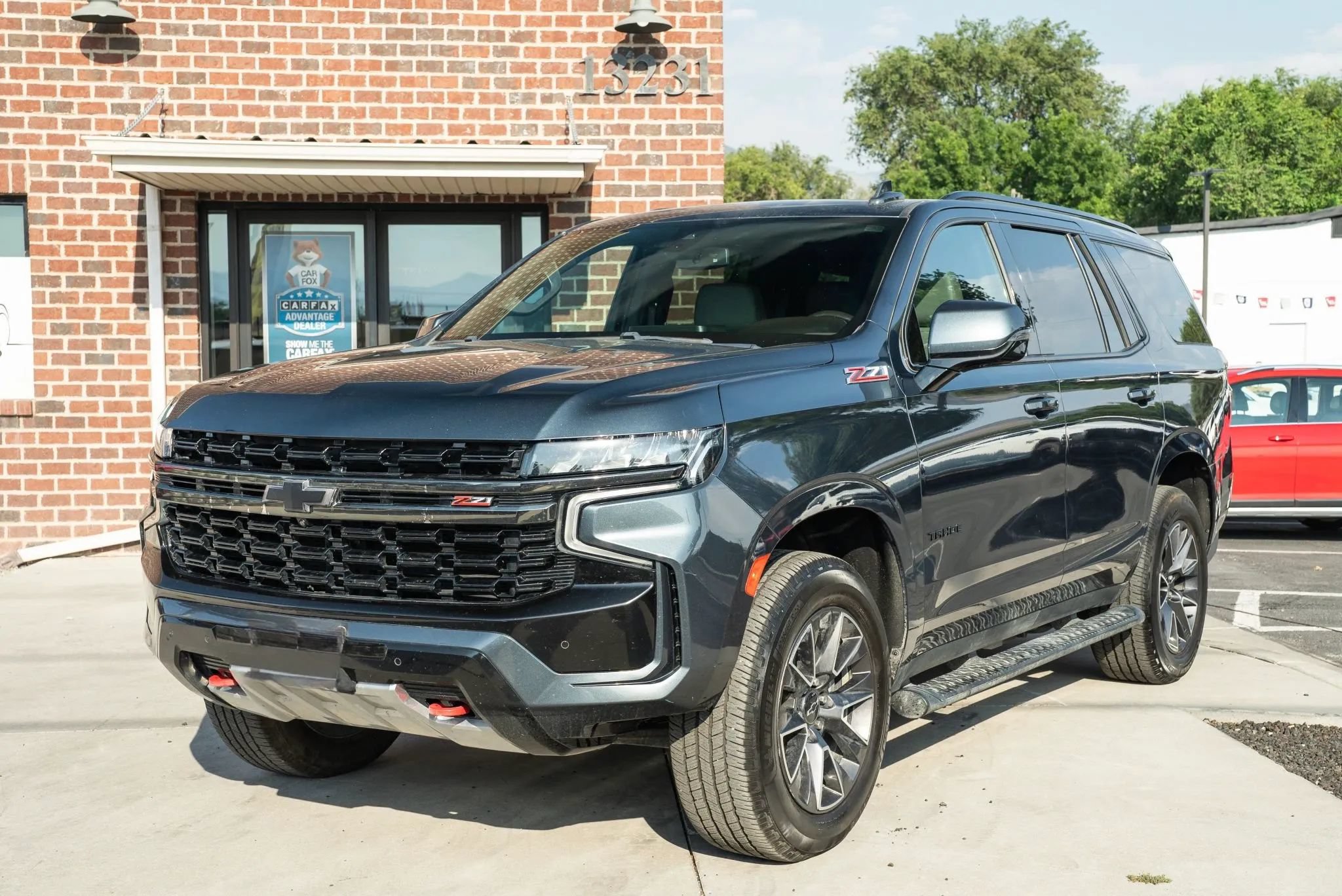 Used 2021 Chevrolet Tahoe Z71 w/ Z71 Signature Package AWD/4WD image 1