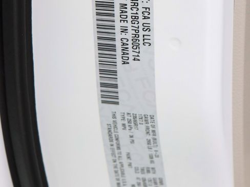 Used 2023 Chrysler Pacifica Touring-L image 33