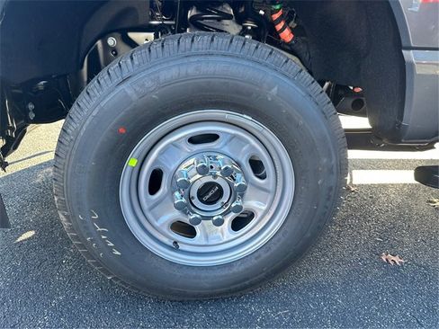 New 2026 Ford F250 XL w/ XL Chrome Package image 15