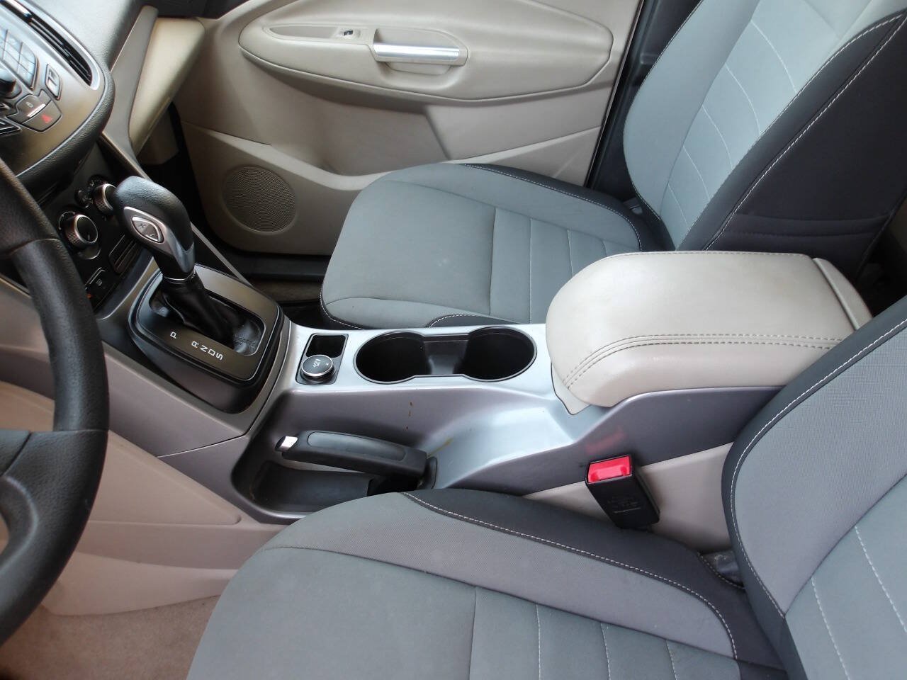 Used 2015 Ford Escape SE FWD image 17
