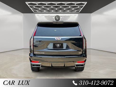 Used 2024 Cadillac Escalade Luxury AWD/4WD image 4