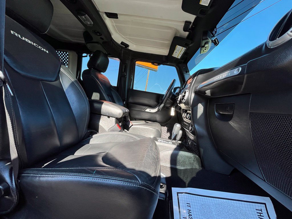 Used 2015 Jeep Wrangler Unlimited Rubicon AWD/4WD image 35