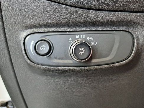 Used 2023 Chevrolet Equinox LT FWD image 14