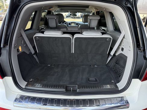 Used 2015 Mercedes-Benz GL 550 4MATIC image 38