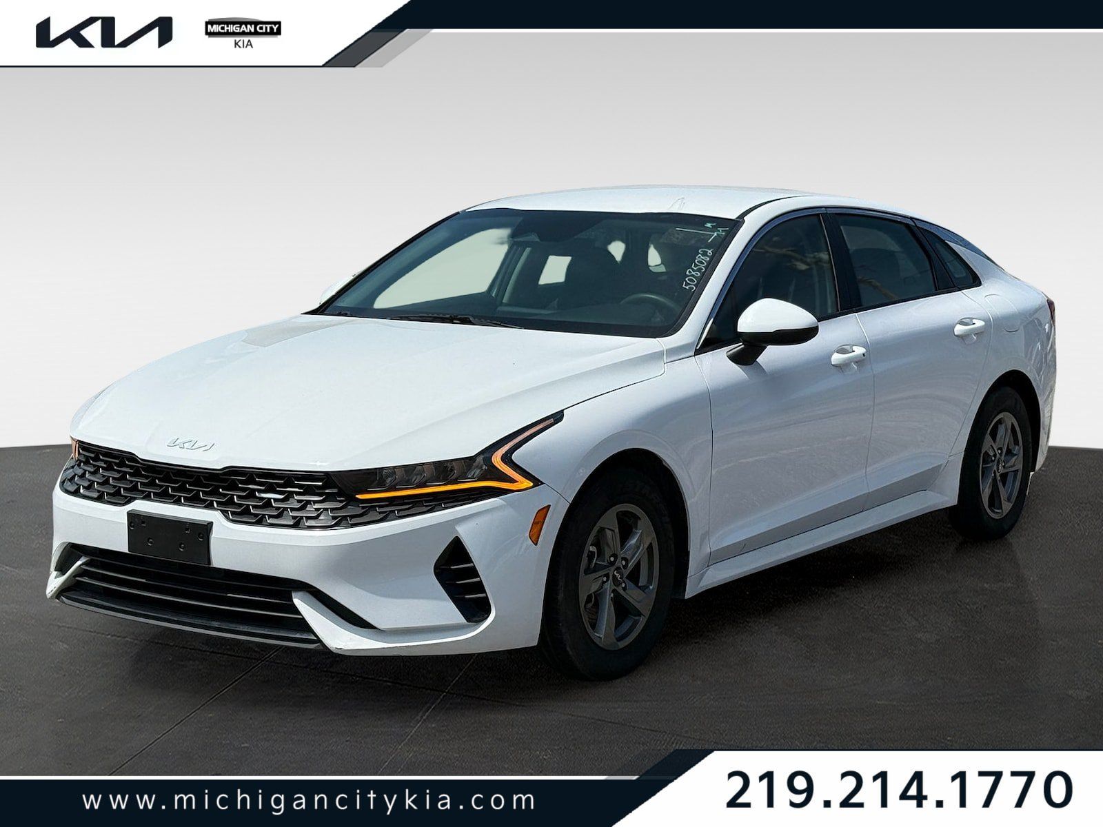 Used 2023 Kia K5 LXS FWD image 1