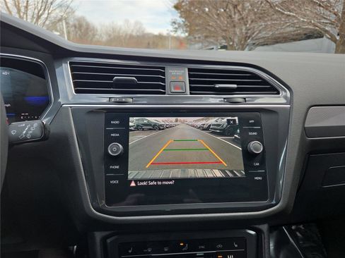 Used 2023 Volkswagen Tiguan SE R-Line image 21