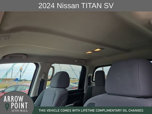 Used 2024 Nissan Titan SV RWD image 22