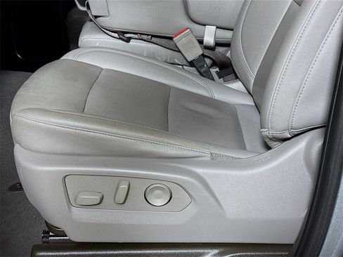 Used 2025 GMC Sierra 1500 SLT image 17