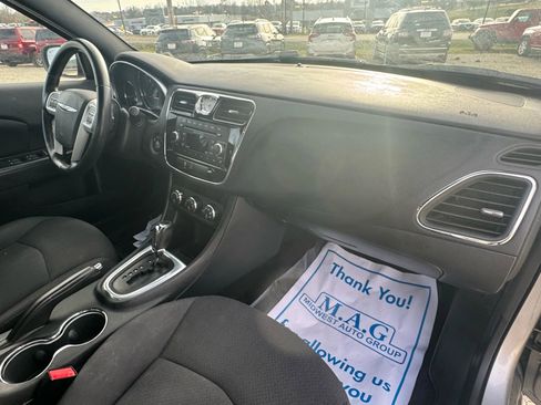 Used 2013 Chrysler 200 Touring image 28