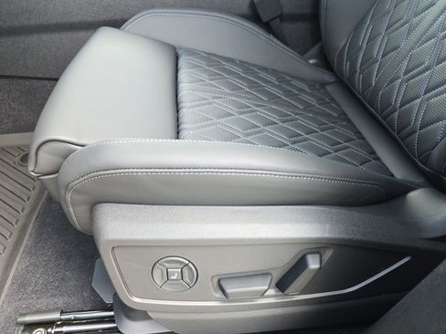 New 2026 Audi SQ5 Prestige AWD/4WD image 28
