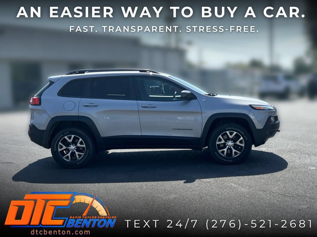 Used 2018 Jeep Cherokee Trailhawk w/ Quick Order Package 25L AWD/4WD image 2
