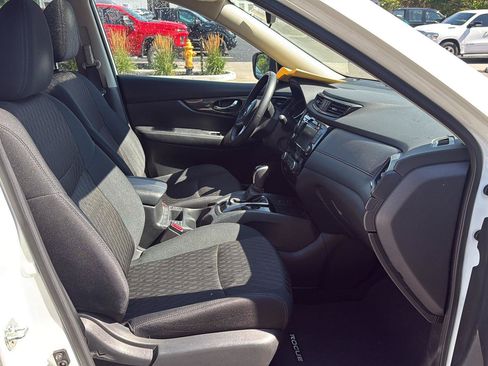 Used 2019 Nissan Rogue SL AWD/4WD image 12