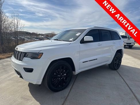 Used 2022 Jeep Grand Cherokee Laredo X image 7