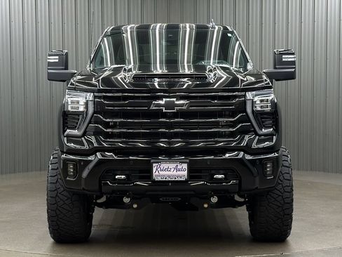 Used 2025 Chevrolet Silverado 2500 High Country w/ Midnight Edition AWD/4WD image 8
