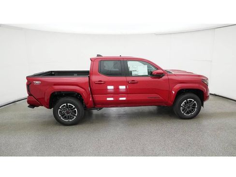 Used 2025 Toyota Tacoma TRD Sport AWD/4WD image 14