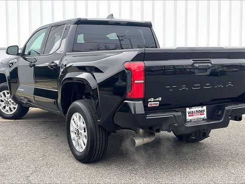 Used 2025 Toyota Tacoma SR5 image 15