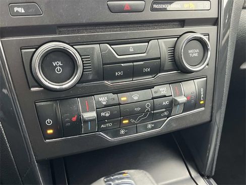 Used 2018 Ford Explorer XLT w/ Equipment Group 202A image 36