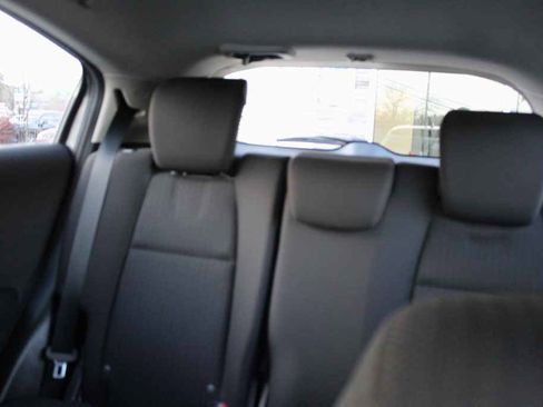 Used 2016 Honda HR-V LX image 27