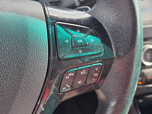 Used 2017 Ford Explorer XLT w/ Equipment Group 202A FWD image 22
