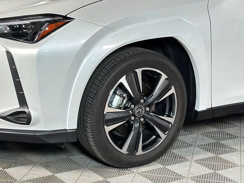 Used 2025 Lexus UX 300h AWD w/ Accessory Package (Z1) image 4