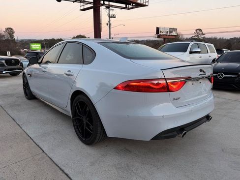 Used 2016 Jaguar XF S image 9