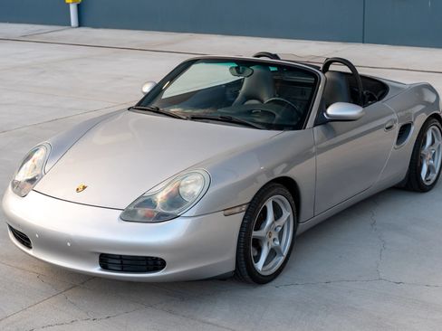 Used 1999 Porsche Boxster RWD image 9