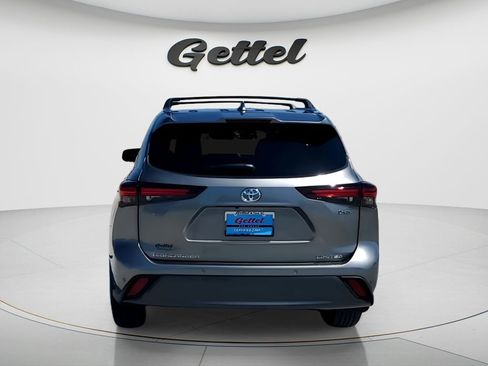 Used 2025 Toyota Highlander Limited image 4