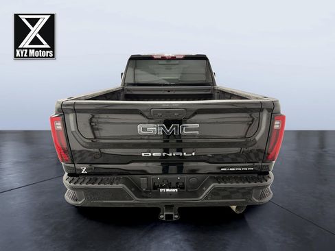 Used 2024 GMC Sierra 2500 Denali Ultimate image 5