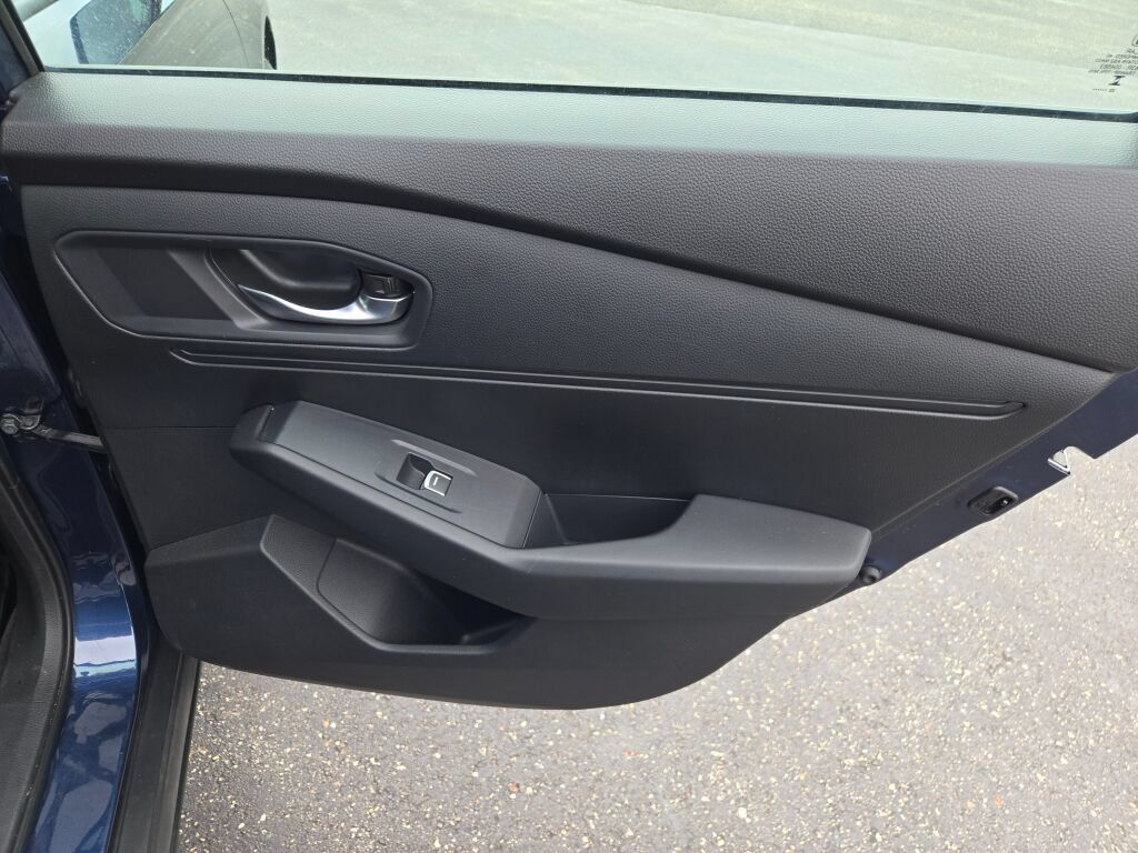 Used 2023 Honda Accord EX image 9