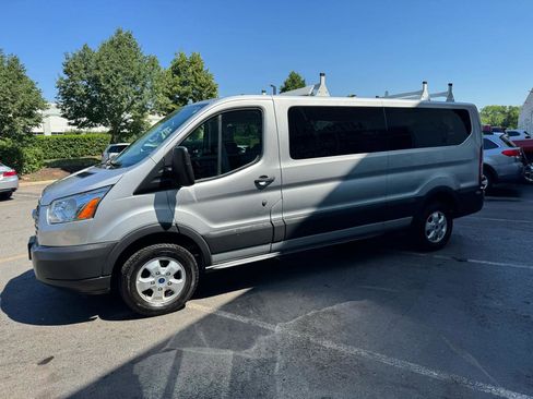 Used 2018 Ford Transit 350 XLT RWD image 26