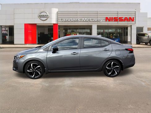 New 2025 Nissan Versa SR w/ Trunk Package image 6