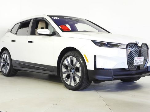 Certified 2023 BMW iX xDrive50 AWD/4WD image 4